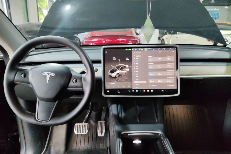 特斯拉 Model Y 2022款 后轮驱动版中控内饰7002