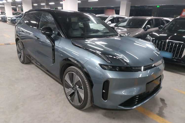 领克08 EM-P 2023款 220km 时间限量版车身外观3