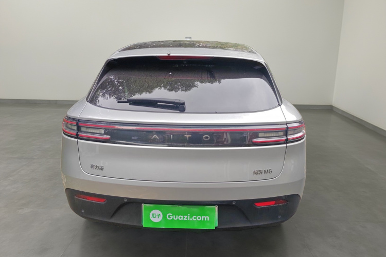 鸿蒙智行 问界M5 2023款 增程四驱智驾版车身外观6