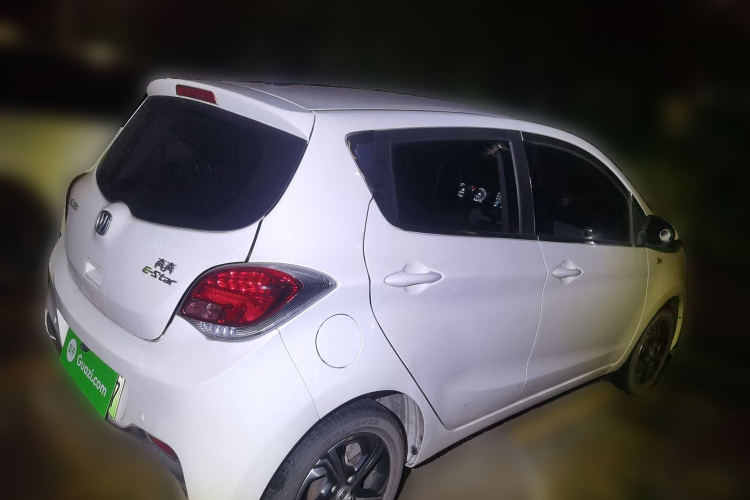 长安欧尚 奔奔E-Star 2020款 心动版 三元锂车身外观6005