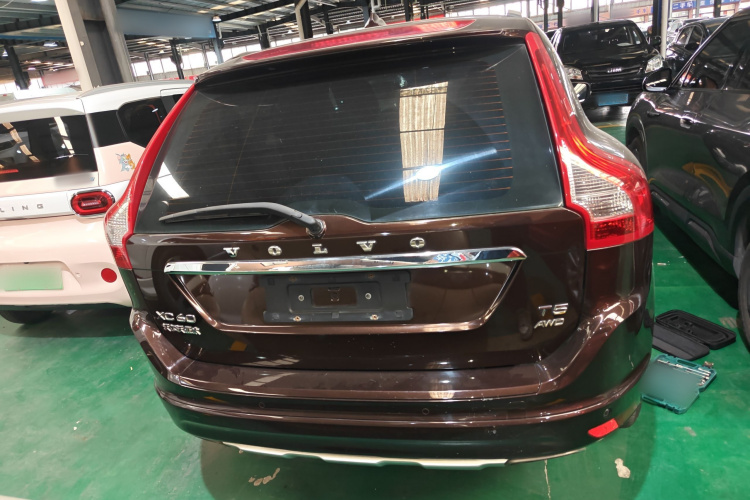 沃尔沃XC60 2017款 T5 AWD 智进版车身外观6