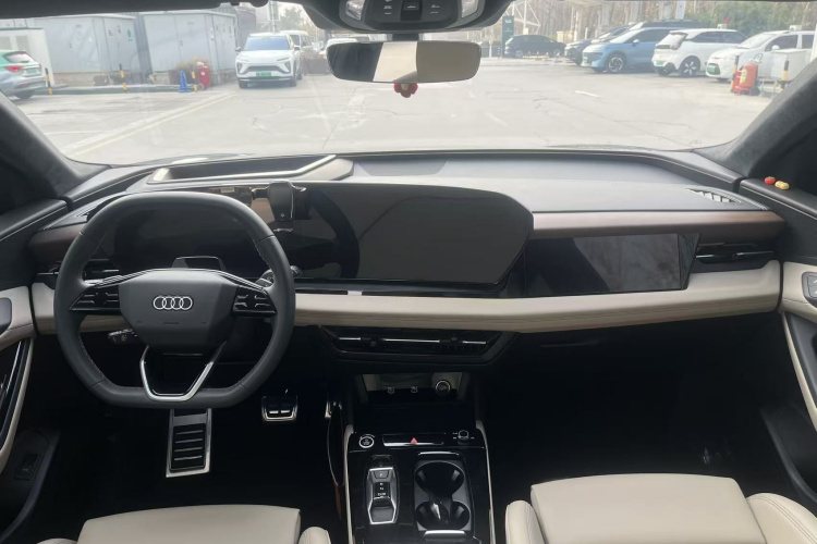 奥迪Q6L e-tron 2026款 超长续航版中控内饰7004