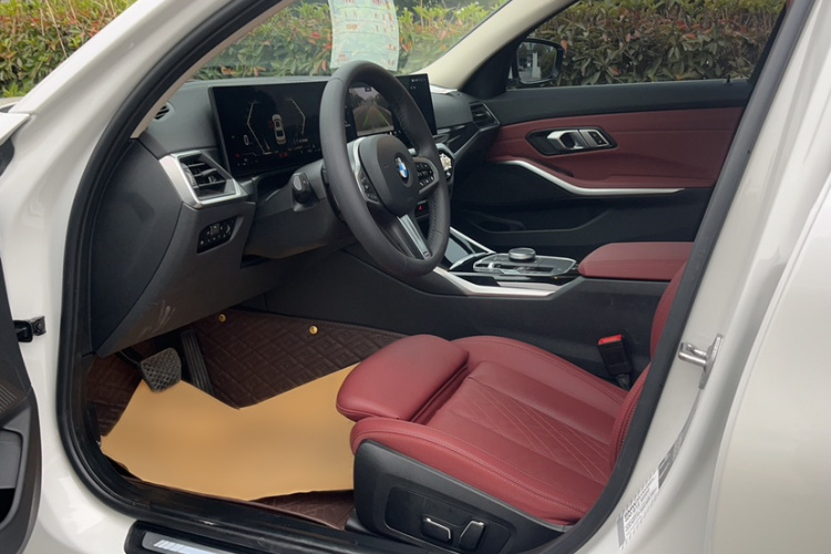 宝马3系 2024款 320Li M运动套装中控内饰7003