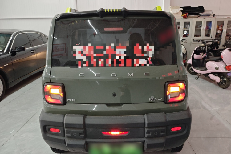 吉利银河 2024款 200km 熊猫骑士车身外观6