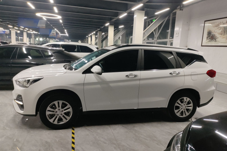 哈弗M6 2019款 1.5T 手动两驱精英型 国VI车身外观4