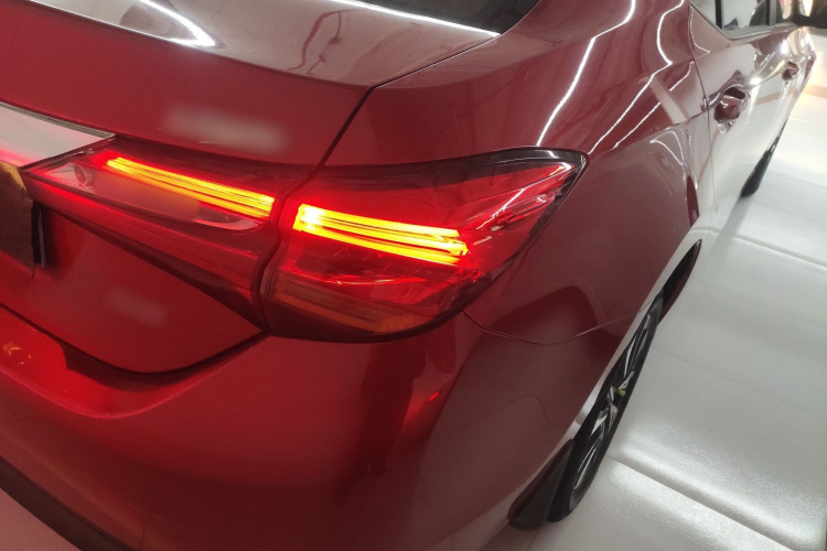 丰田 雷凌 2018款 185T CVT尊贵版 国V车身外观6006