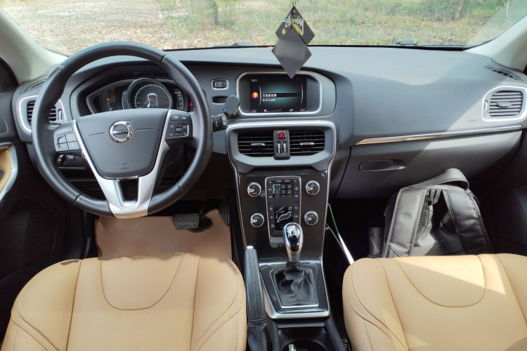沃尔沃V40 2018款 T3 智逸版中控内饰7002