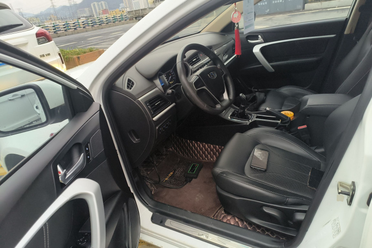 吉利汽车 帝豪 2017款 三厢百万款 1.5L 手动向上版中控内饰20