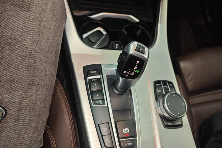 宝马X4 2016款 xDrive20i M运动型局部细节18