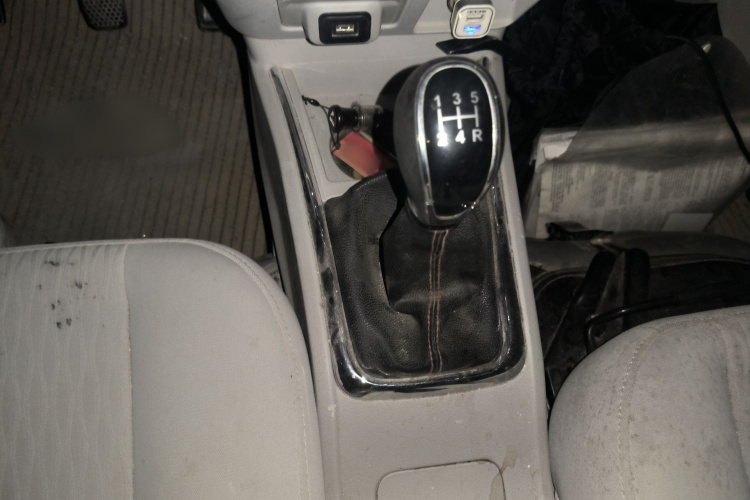 金杯 新海狮X30L CNG 2018款 1.5L财富版天然气车客车SWFC15局部细节18