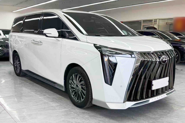 广汽传祺 传祺M8 2023款 宗师系列 400T 旗舰版车身外观6005