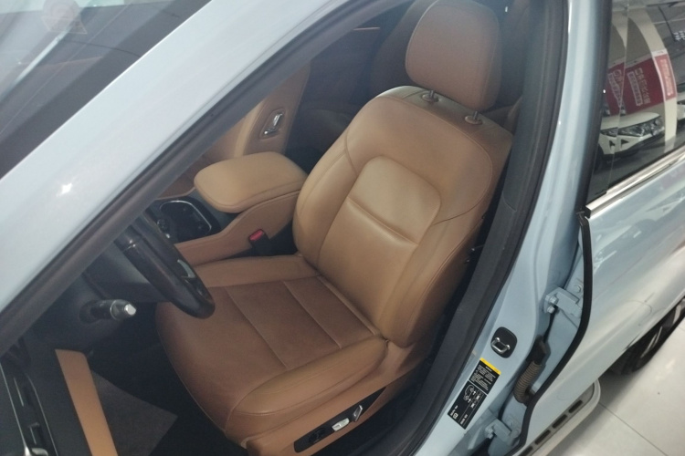 理想汽车 理想ONE 2020款 增程7座版局部细节19