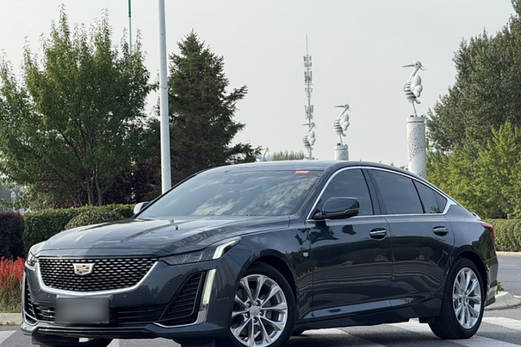 凯迪拉克CT5 2022款 28T 豪华型车身外观1