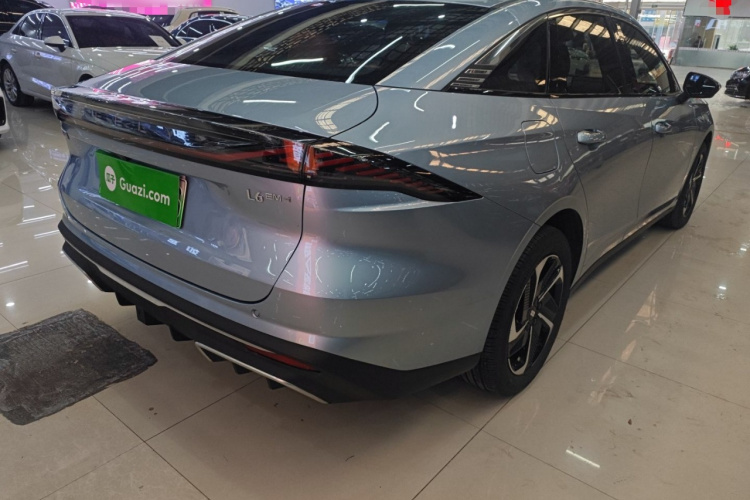 吉利银河 银河L6 2025款 EM-i 140km 星舰版车身外观7