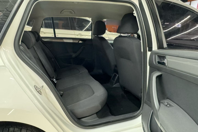 大众 桑塔纳 2017款 浩纳 1.6L 自动风尚版中控内饰7001