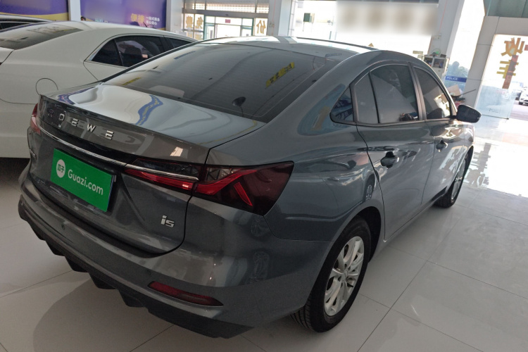 荣威i5 2023款 1.5L 手动舒享版车身外观7