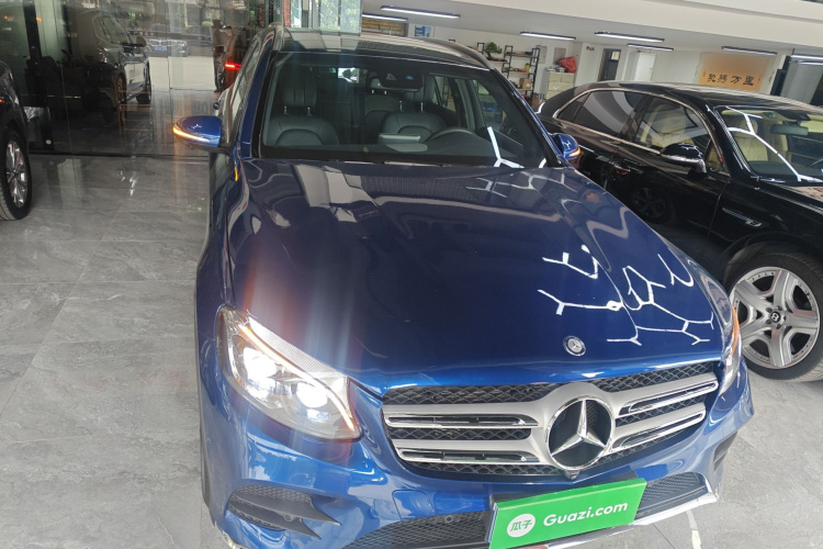 奔驰GLC 2016款 GLC 300 4MATIC 动感型车身外观2