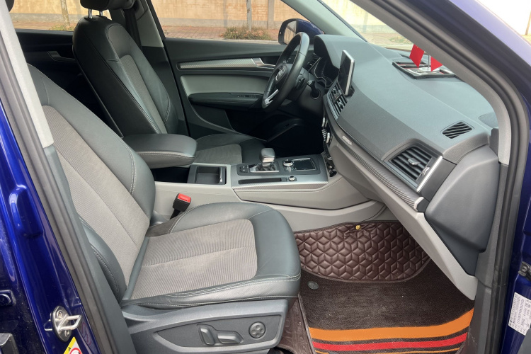 奥迪Q5L 2018款 45 TFSI 尊享时尚型 国V中控内饰7004
