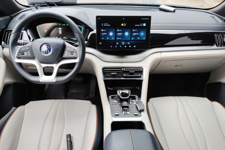 比亚迪 宋PLUS新能源 2021款 EV 尊贵型中控内饰12