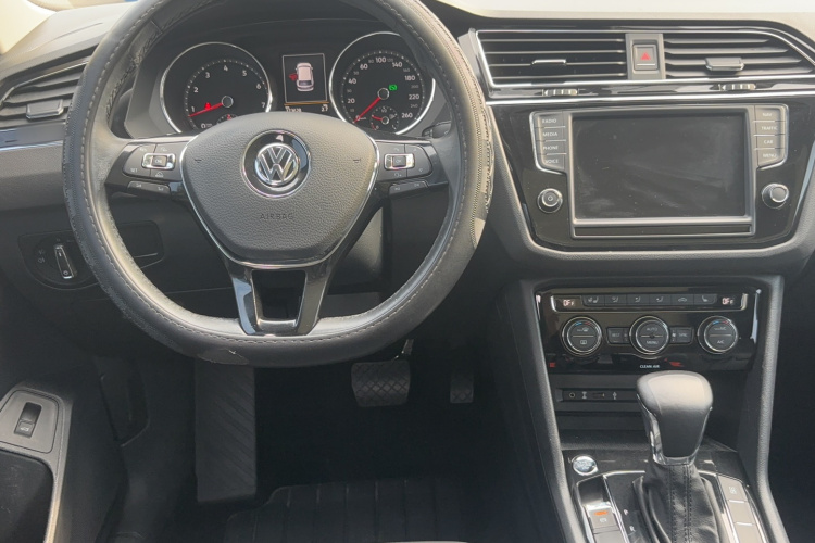 大众 途观L 2018款 380TSI 自动四驱豪华版局部细节13