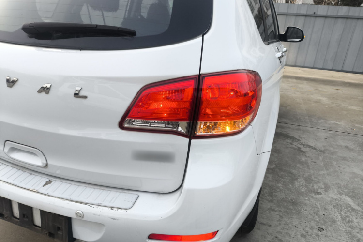 哈弗H6 2016款 升级版 1.5T 手动两驱都市型车身外观6006