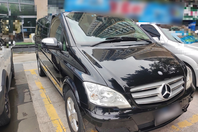 奔驰 唯雅诺 2013款 3.0L 舒适版车身外观6002