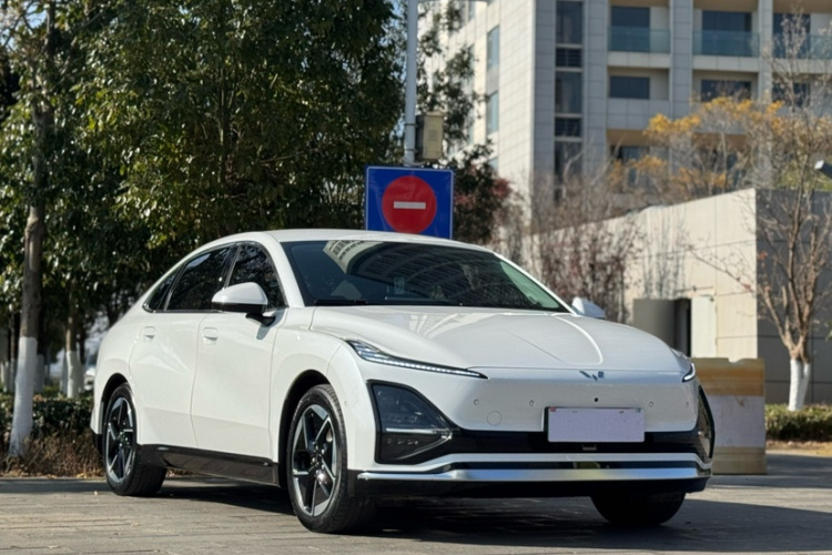 五菱汽车 五菱星光 2025款 610km 智能旗舰型车身外观6002