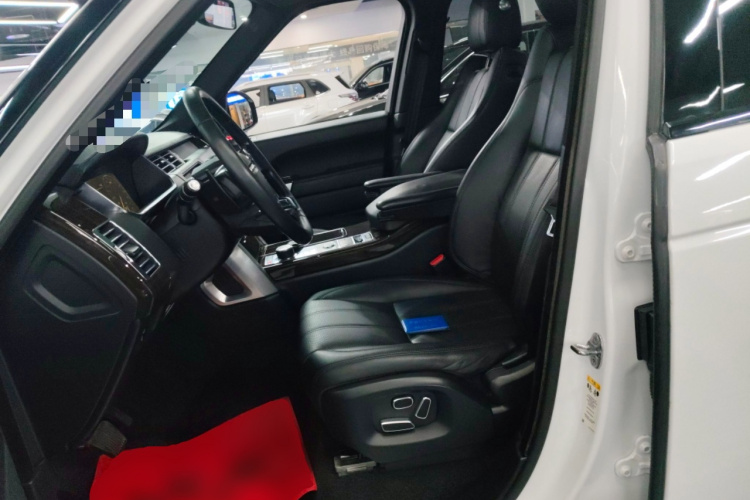 路虎 揽胜 2014款 3.0 SC V6 Vogue中控内饰19