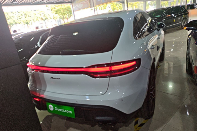 保时捷 2024款 Macan 2.0T车身外观6