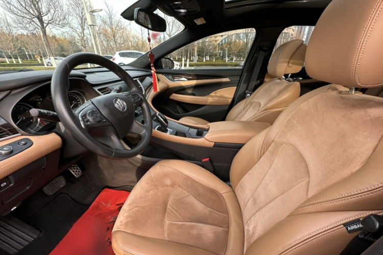 别克 君越 2016款 20T 精英型中控内饰7001