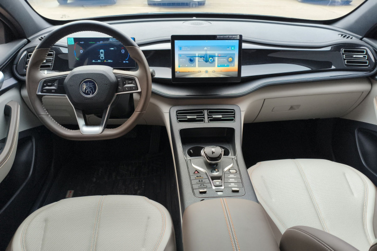 比亚迪 秦PLUS 2023款 冠军版 DM-i 55KM领先型中控内饰7002