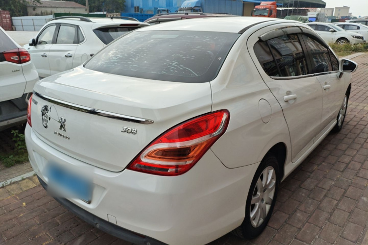 标致308 2014款 乐享版 经典 1.6L 手动优尚型车身外观7