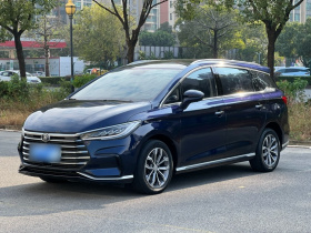 比亚迪 宋MAX 2021款 升级版 1.5T 自动尊贵型 7座