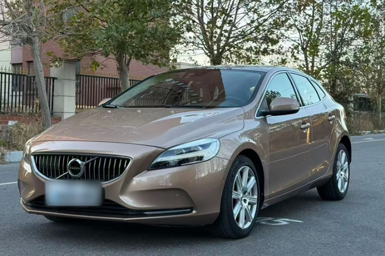 沃尔沃V40 2017款 T3 智雅版车身外观1