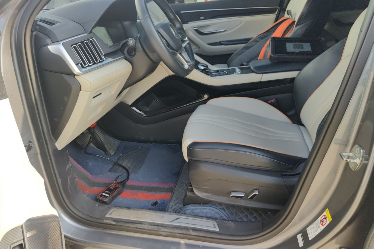 比亚迪 宋PLUS新能源 2021款 DM-i 110KM 旗舰PLUS 5G版中控内饰19