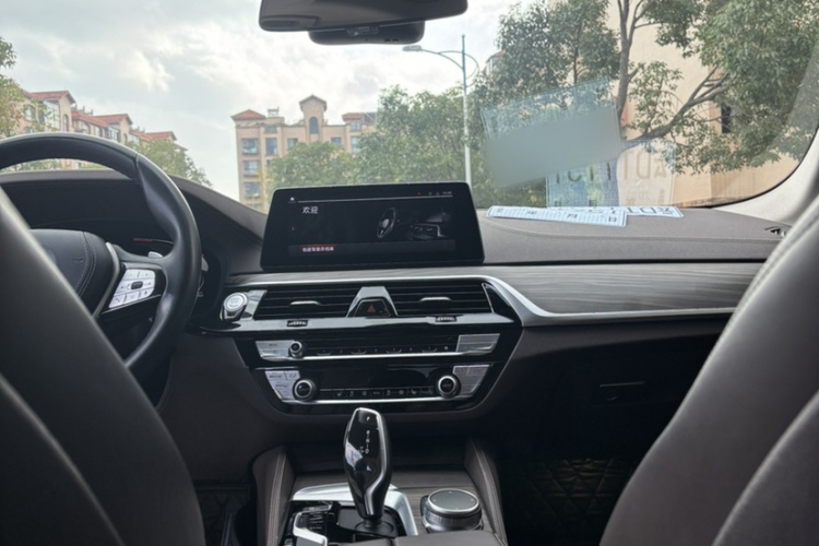 宝马5系 2020款 530Li 领先型 豪华套装中控内饰7002