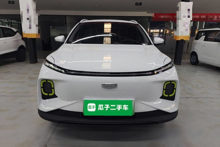 吉利几何 几何E 2022款 320KM 乖巧虎 5座车身外观2