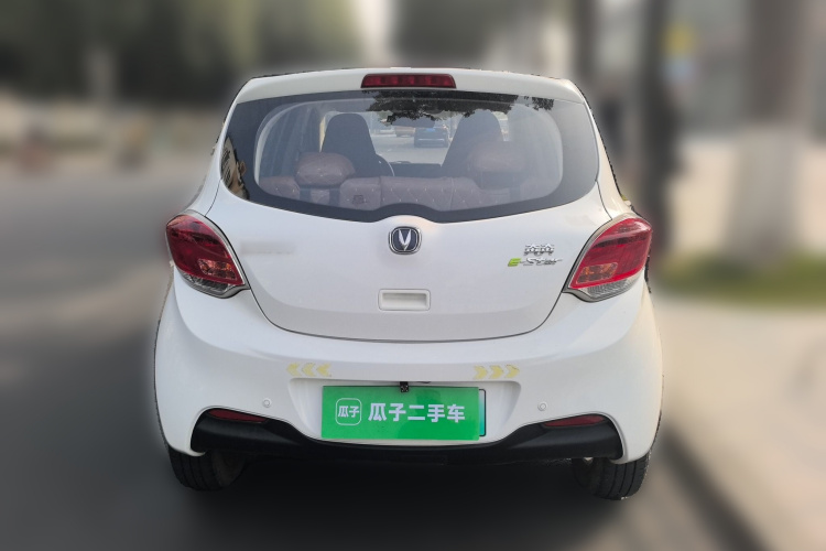 长安欧尚 奔奔E-Star 2022款 清心版 多彩款 三元锂车身外观6004