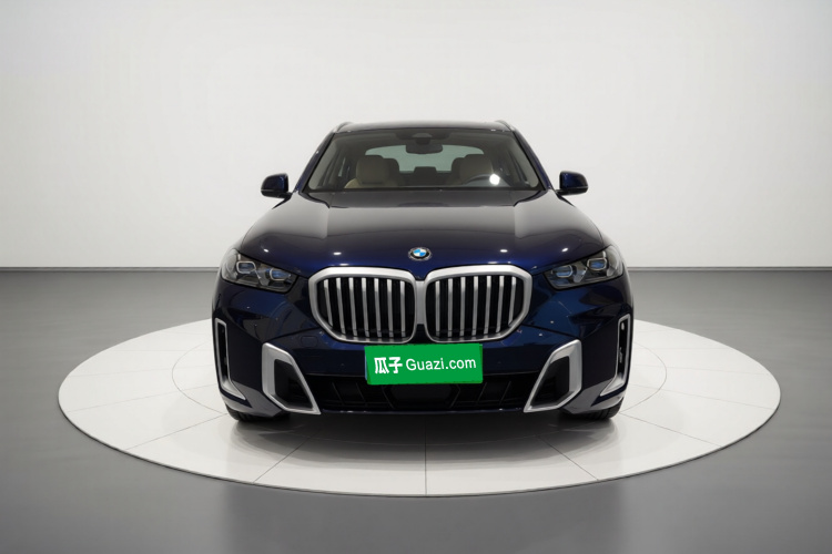 宝马X5 2023款 xDrive 30Li 尊享型M运动套装车身外观2