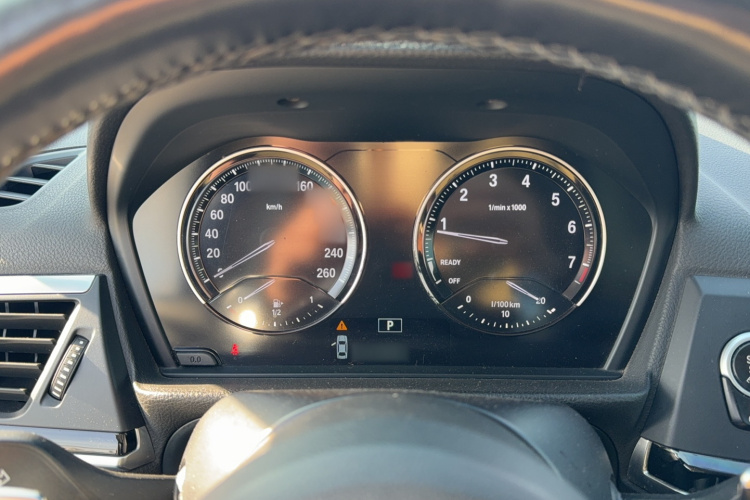 宝马1系 2020款 125i 领先型M运动套装局部细节14