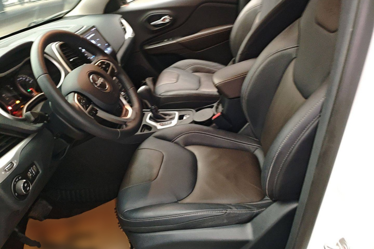 Jeep 自由光 2017款 2.4L 领先版局部细节19