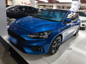 福特 福克斯 2021款 两厢 EcoBoost 180 自动ST Line