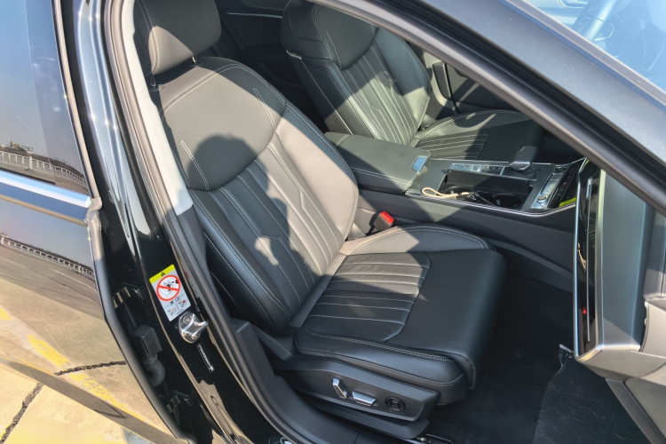 奥迪A6L 2024款 45 TFSI 臻选致雅型局部细节41