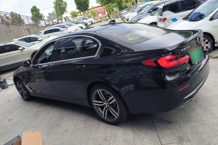 宝马5系新能源 2022款 改款 535Le 豪华套装车身外观4