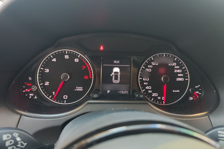 奥迪Q5 2016款 40 TFSI 技术型局部细节14