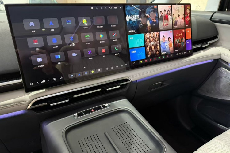 岚图汽车 岚图梦想家 2025款 PHEV 四驱旗舰鲲鹏版中控内饰7005