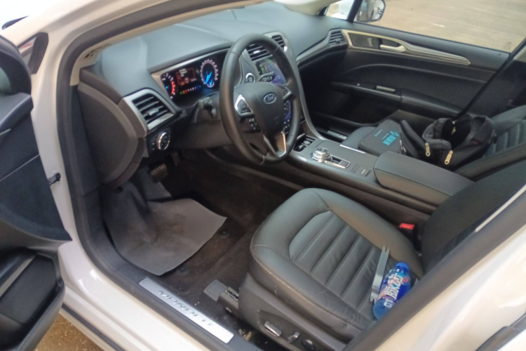 福特 蒙迪欧 2018款 EcoBoost 180 时尚型局部细节19