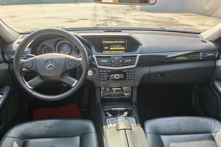 奔驰E级 2012款 E 300 L 时尚型中控内饰7006