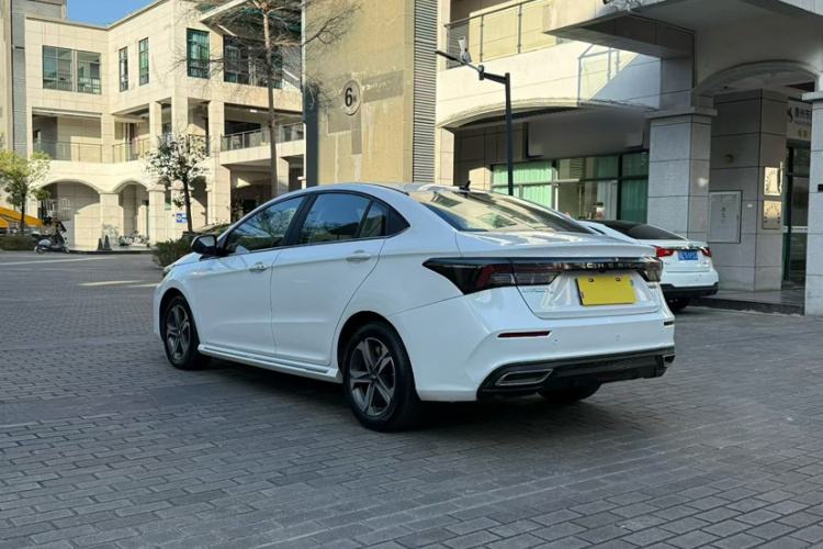 奇瑞 艾瑞泽5 PLUS 2021款 小AI 1.5L CVT型PLUS车身外观6006