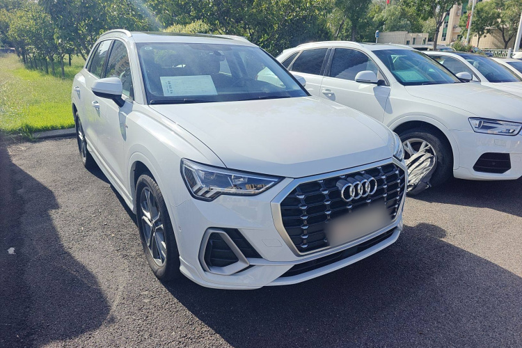 奥迪Q3 2023款 改款 40 TFSI 时尚动感型车身外观3